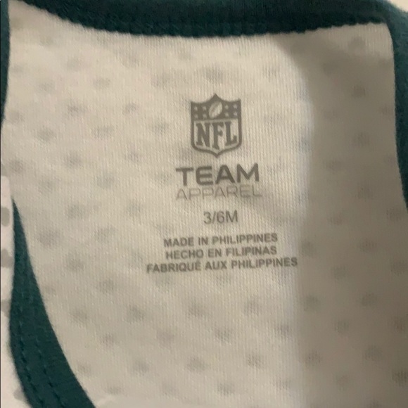 Infant Girls Philadelphia Eagles Onesie Size 3-6 - Picture 3 of 4